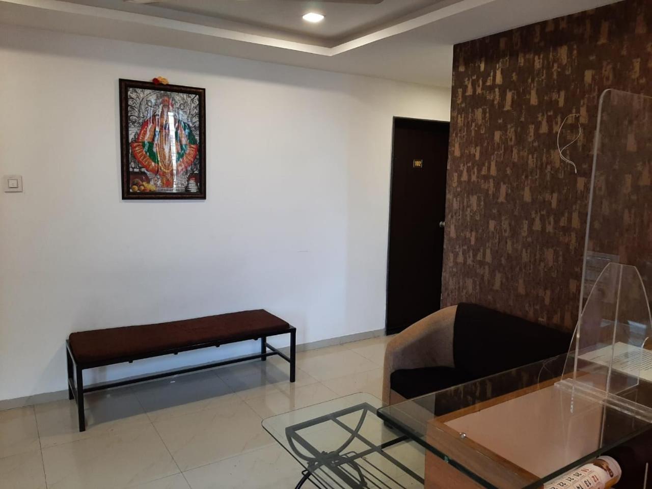 Hotel Vihaan Inn โกลฮาปูร์ ภายนอก รูปภาพ
